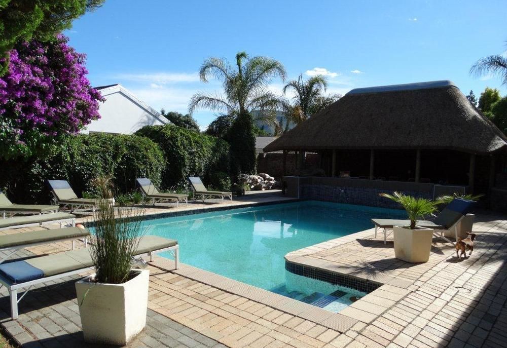 Aan Die Oewer Guesthouse Graaff-Reinet Buitenkant foto